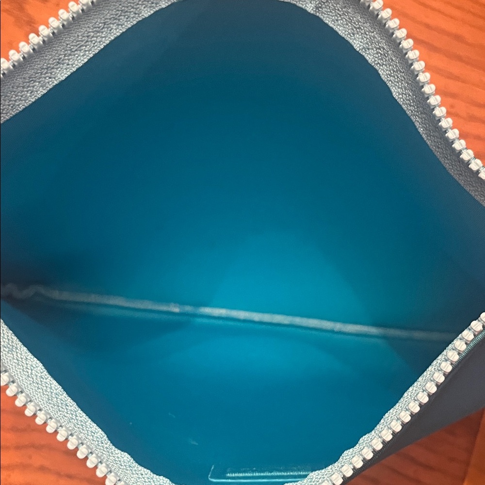 Triangl Santa Rosa blue neoprene zip pouch - Picture 7 of 9